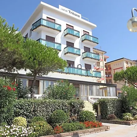 Hotel Tritone Jesolo Lido 2*