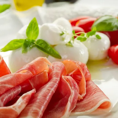 فندق Tritone Jesolo Lido 2*