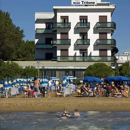 Tritone Lido Hotel 2*