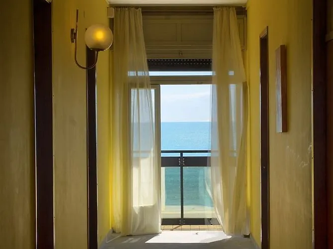 Отель Tritone Jesolo Lido Венеция