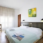 Hotell Tritone Jesolo Lido 2*